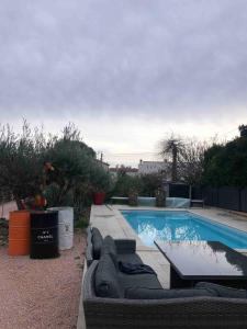La Ciotat T2 dans villa avec piscine