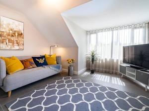 Belfast central stylish spacious apartment free parking