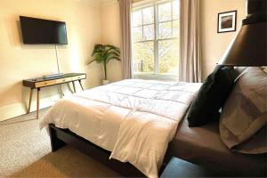 Luxury Buckhead executive Oasis for Family or work