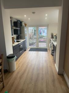 Room close to City and Hospital