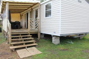 Maisons de vacances Charmant bungalow a Piriac-sur-Mer avec piscine partagee : photos des chambres