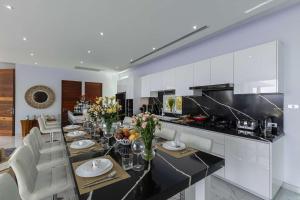 Seaview three bedroom villa in Bangtao area