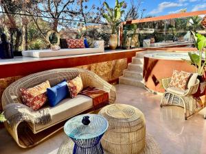 Yves Saint Laurent Jacuzzi Elegance