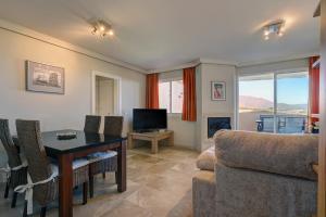 Duquesa Golf and Panoramic Sea-view Property