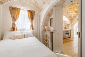 Trullo in central Valle dItria with pool