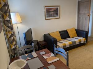 Apartment with Outside Patio and Car Space