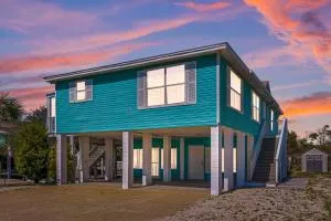 Sleeps15-Pool - Pets Welcome - Steps from Beach - 圣乔港