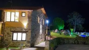 As Penedas, Casa dos Arcos - Pantón