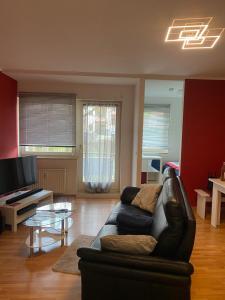 Zwei Zimmer Appartment mit Balkon und Stellplatz voll möbliert