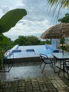 Private room with Lake view and pool bar - Quinalaglagon