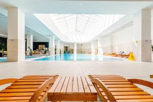 Sky City Majestic Apartment