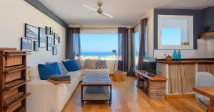 Penthouse with Best Sea Views in Town