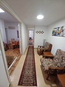 Spacious Apartment 2 minutes from Omonoia Metro