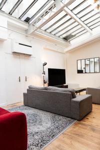 Loft House 3 BR Bastille, Marais AC by LCC Agency
