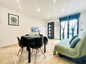 Appartements Le Jasmin 1 - Chic, Clim, Terrasse, Neuf, 4 personnes : photos des chambres