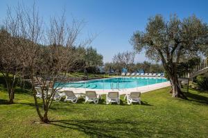 Three-Bedroom Apartment (8 Adults) room in Appartamento Ideal