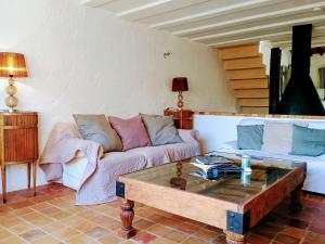 Appartements Gite Le Provence Spacieux 100m2 - Piscine Jacuzzi Prive Parking Jardin 33 hectares : photos des chambres