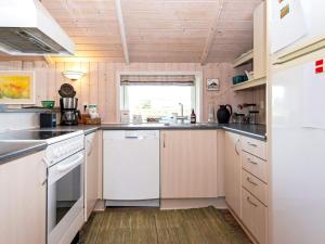 Comfortable Cottage with Large Grounds