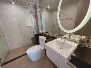 素坤逸BTS Phromphong2房2卫豪华公寓泳池健身房