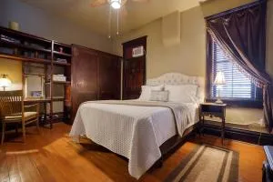 FlatIron Suite 103 - historic sandstone hotel - 温泉城