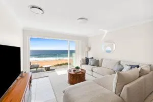 Lume on the Shore - A Stylish Oceanfront Getaway - Narrabeen