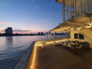 Riverfront house/Chao phraya river/Baan Rimphraya - Ban Bang Bamru