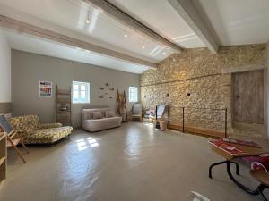 Villas Mas Constantin - piscine, jeux pour enfants et vue sur les montagnes : photos des chambres