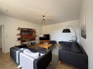 Mas Constantin - piscine, jeux pour enfants et vue sur les montagnes