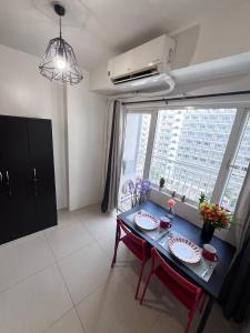 Unistay SHELL Residences Amazing Pool view near MOA