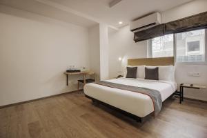 Super Townhouse 359 Begumpet Near Hyderabad Central