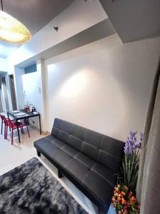 Unistay SHORE 3 Tower 2 10th Floor w Balcony Pool View