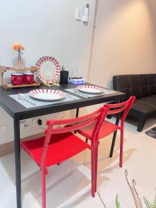 Unistay SHORE 3 Tower 2 10th Floor w Balcony Pool View