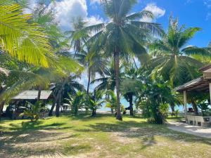 Villa Dua - Beachfront Sunset Garden Villa