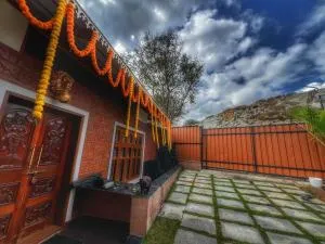 Himavan Villa - Sāslu