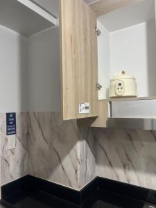 Shore 2 Residences Executive Suite by JMS