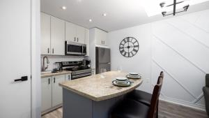 Modern 1BR Condo in Church Yonge Corridor