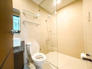 BGC 1BR Condo Steps from Grand Hyatt #ournw18l