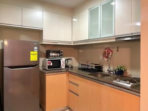 Luxury Bgc Condo At Uptown Area #oursw21e