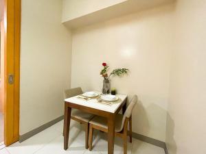 Bgc Condo At Uptown Mall, Grand Hyatt #oursw34b2