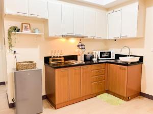 Stylish Condo, Venice BGC, Pool, WiFi #vlrtc29e