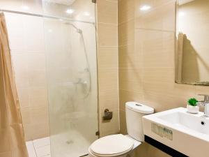 Stylish Condo, Venice BGC, Pool, WiFi #vlrtc29e