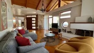 Modern villa overlooking Mytilene - Apidias Lakos