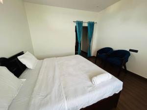Himalyas Deck Reasturant & Home Stay