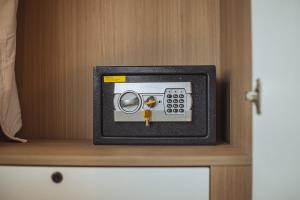 Japandi Luxe,2 Bed Coffee Bar,Gym,Vintage Vinyl,Japanese aesthetics, 2Bed!