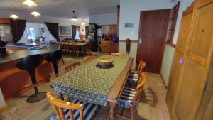 Cheerful and Spacious 4 Bedroom Holiday Home in Boesmansriviermond