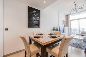 Cosy 2 Bed Apt opposite Dubai Hills Mall