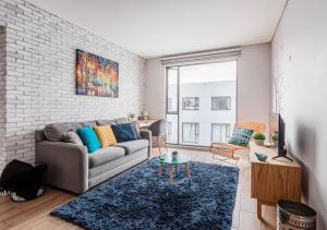 Sunny and Modern Cozy flat for 2 in Downtown