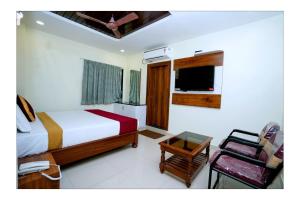 HOTEL THANVi INN