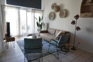 Kustverhuur, Oude manege, Nieuwvliet 14-16