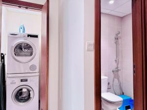 Canal Front - Luxury 2BR Stay in Al Wasl